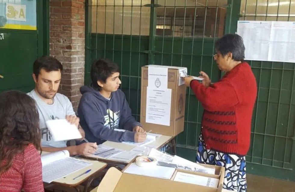 Se adelantan las elecciones en San Juan.