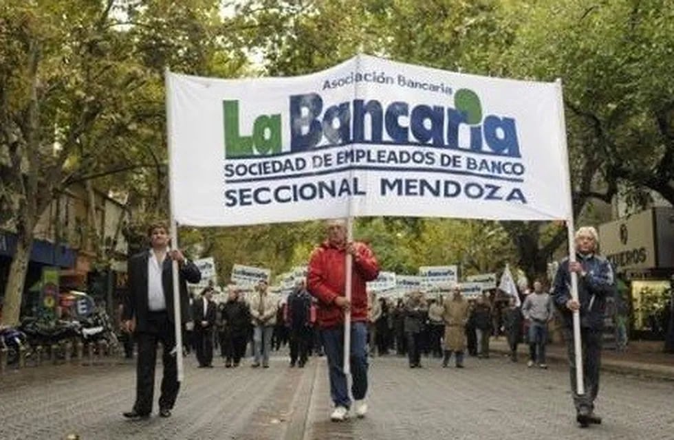 Bancaria de Mendoza.
