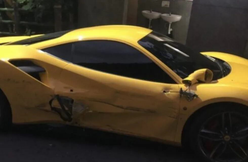 Lin Chin-Hsiang chocó cuatro Ferrari al quedarse dormido después de realizar una entrega del negocio familiar y trabajar toda la noche en un restaurante.