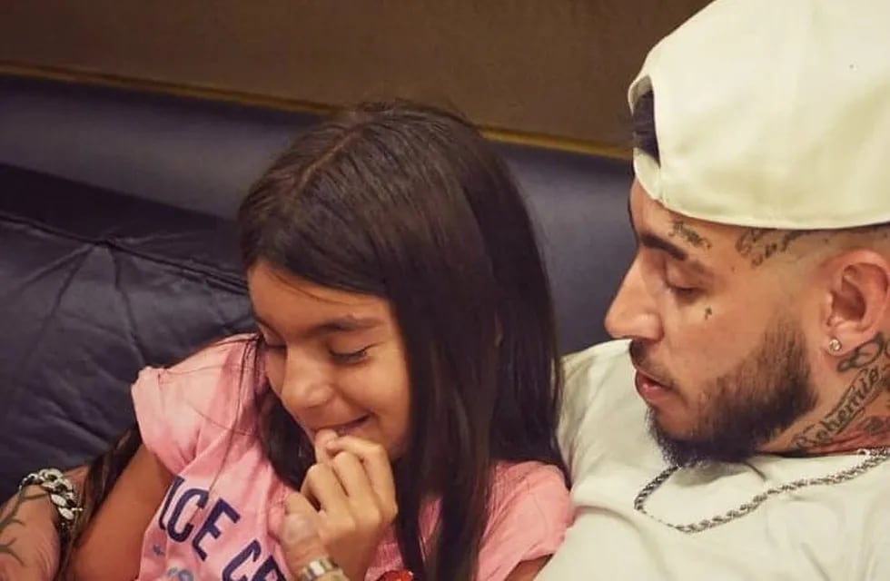 Ulises Bueno compartió momentos de la grabación de su nuevo material junto con su hija Alma.