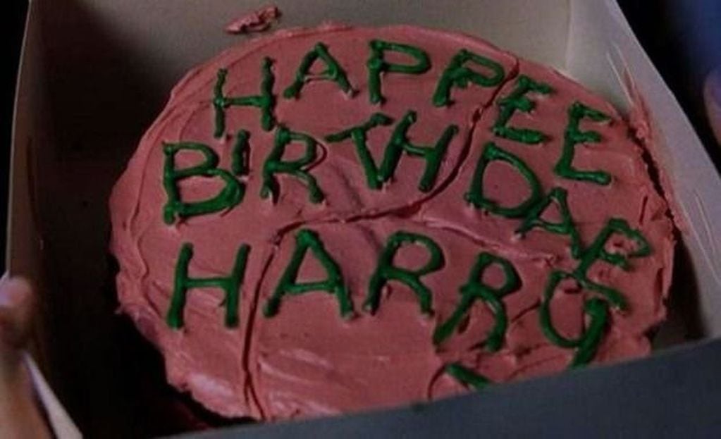 La escena de la película de Harry Potter donde se hace referencia a su cumpleaños. (captura de pantalla)