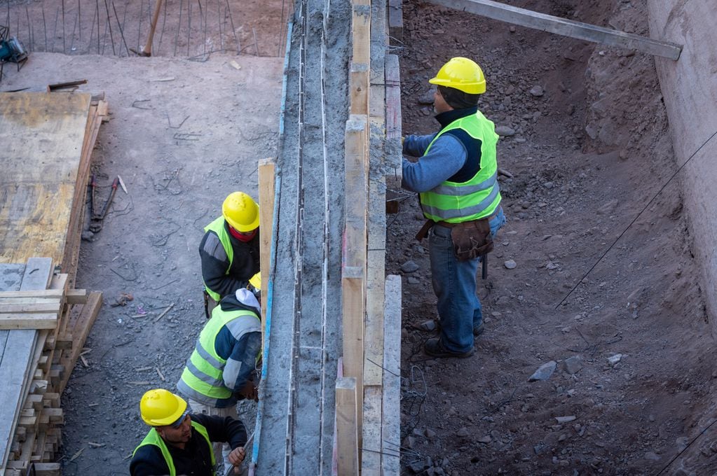 Obras
Construyen un puente sobre el zanjón Frías que unirá la rotonda de San Francisco de Asís y bulevar en Godoy Cruz.

 Foto: Ignacio Blanco / Los Andes