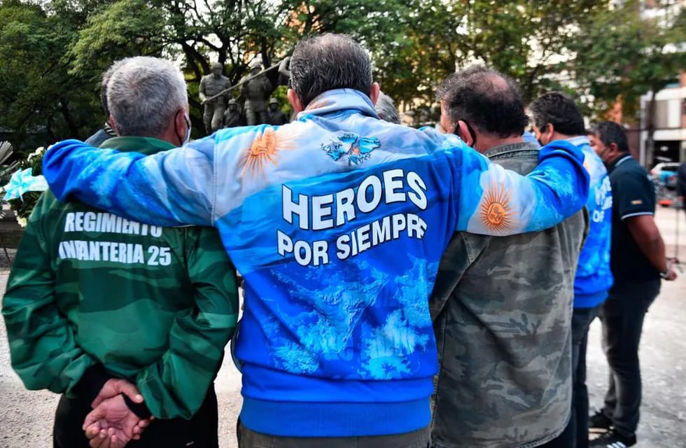 Héroes por siempre. (Pedro Castillo)