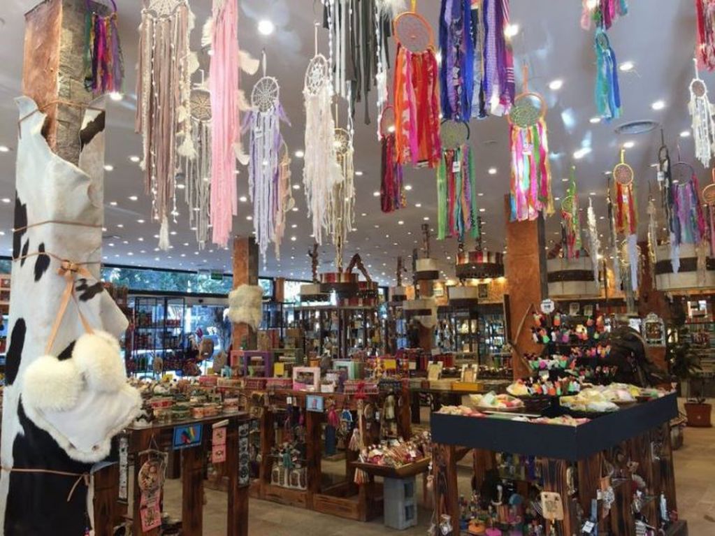 El 70% de los argentinos compra souvenirs en sus viajes