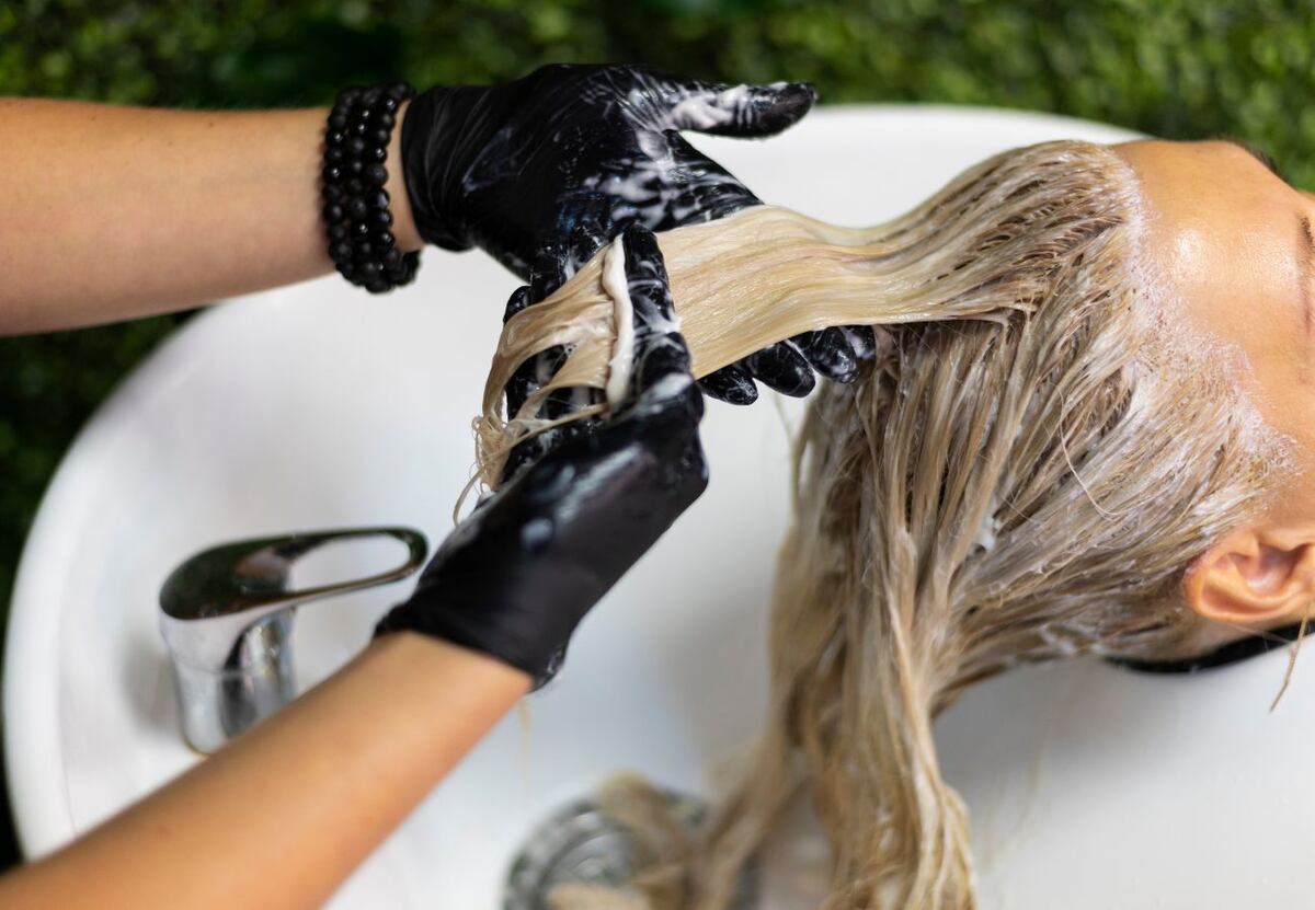 Qué es el síndrome del accidente cerebrovascular que puede ocurrir en una peluquería thumbnail