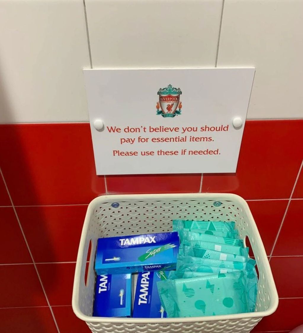 El curioso detalle en el baño de mujeres del estadio del Liverpool (Foto: web)