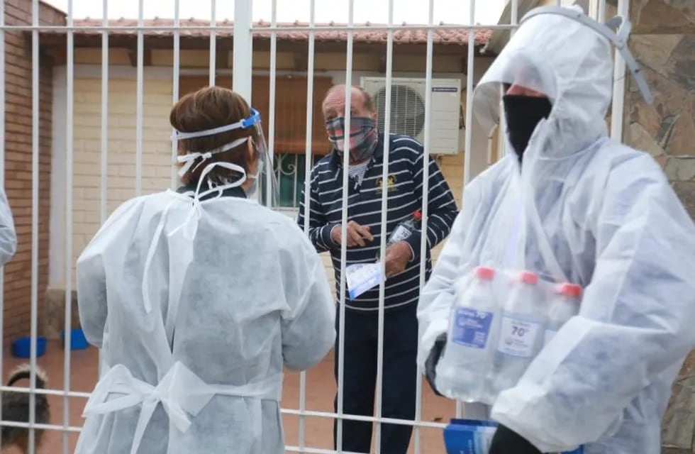 Desinfección por coronavirus en barrios de Maipú. Foto: diario El Sol.