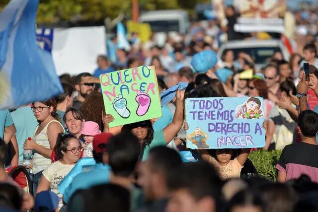  En San Rafael,  la convocatoria reunió a más de 10.000 personas. - Roberto Salvadores / Los Andes