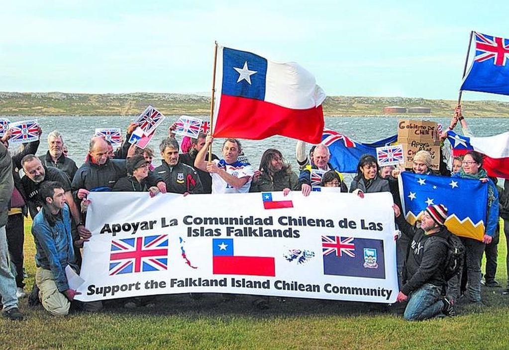 El 2% de la población de las Islas Malvinas es de nacionalidad chilena.
