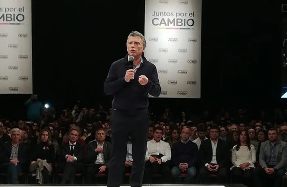 Mauricio Macri cerró el acto de Juntos por el Cambio en el auditorio Ángel Bustelo de Mendoza.