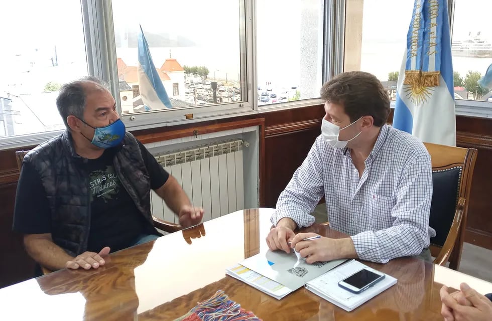 VGM Alberto Fernández junto al gobernador Gustavo Melella