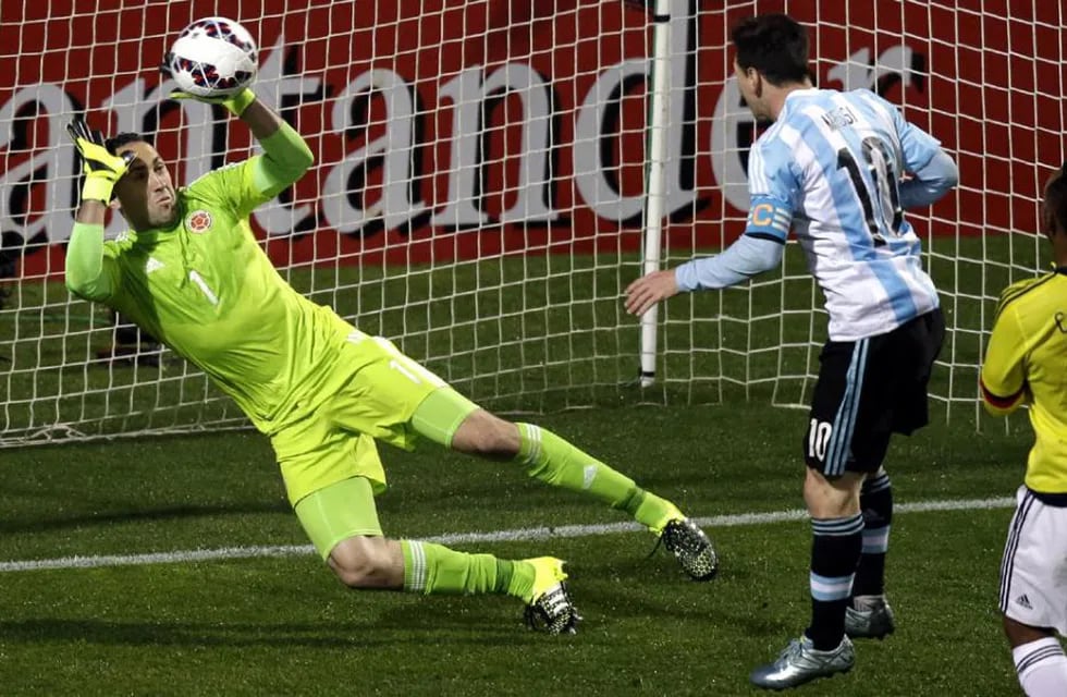 Lionel Messi y David Ospina, una rivalidad histórica. (Foto: AP)
