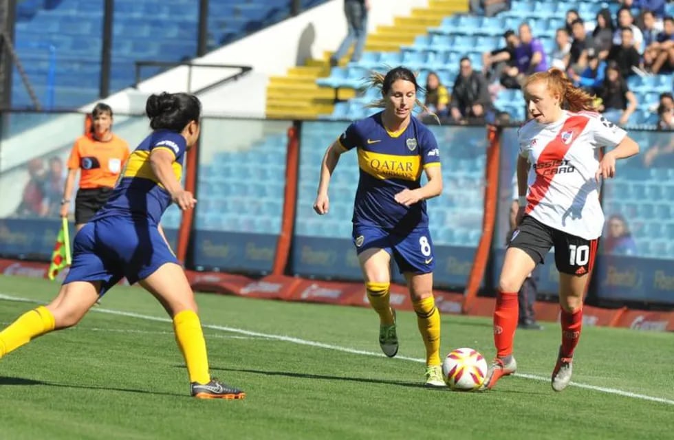 Futbol femenino. (Lucía Merle/Clarín)