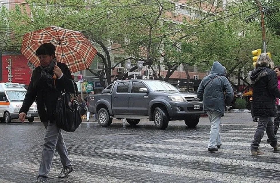 Llueve y cae granizo en gran parte de Mendoza