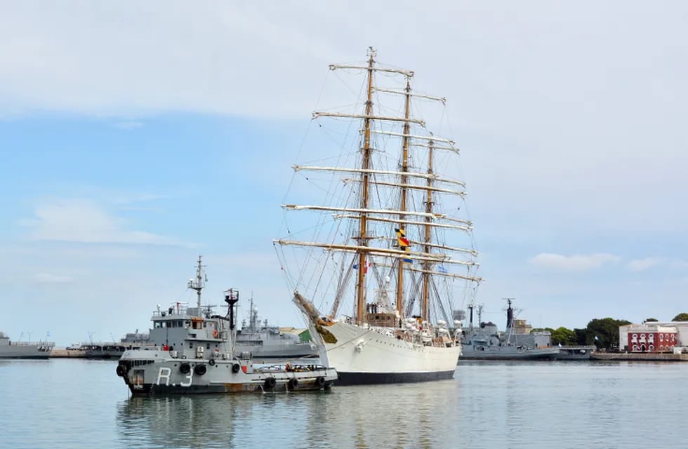 La Fragata ARA “Libertad” estuvo varada en La Plata.