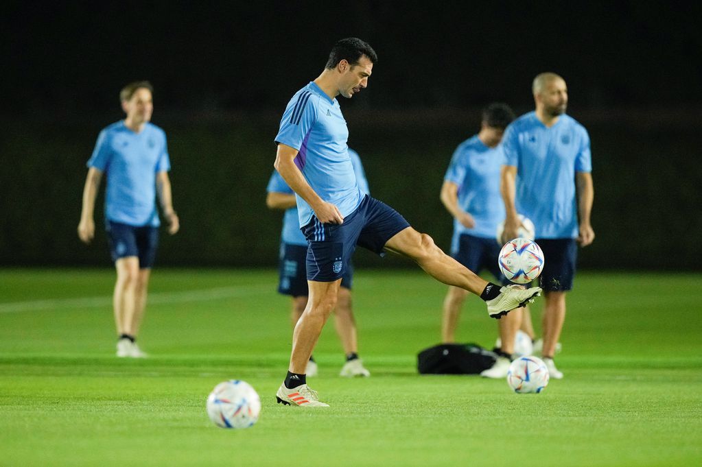 Lionel Scaloni, entrenador de la selección argentina en el Mundial Qatar 2022. (AP)