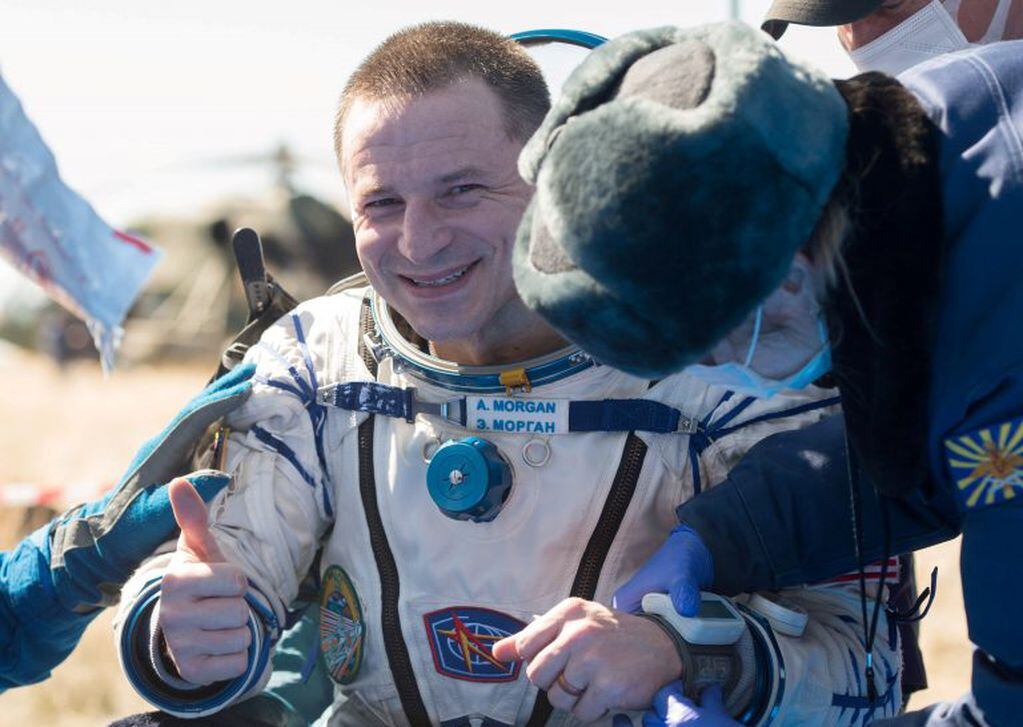 El astronauta Andrew Morgan, de la NASA, pasó 272 días en el complejo orbital; partió de la Tierra hacia la ISS en julio de 2019. Sus compañeros de la Expedición 62 estuvieron 205 días.