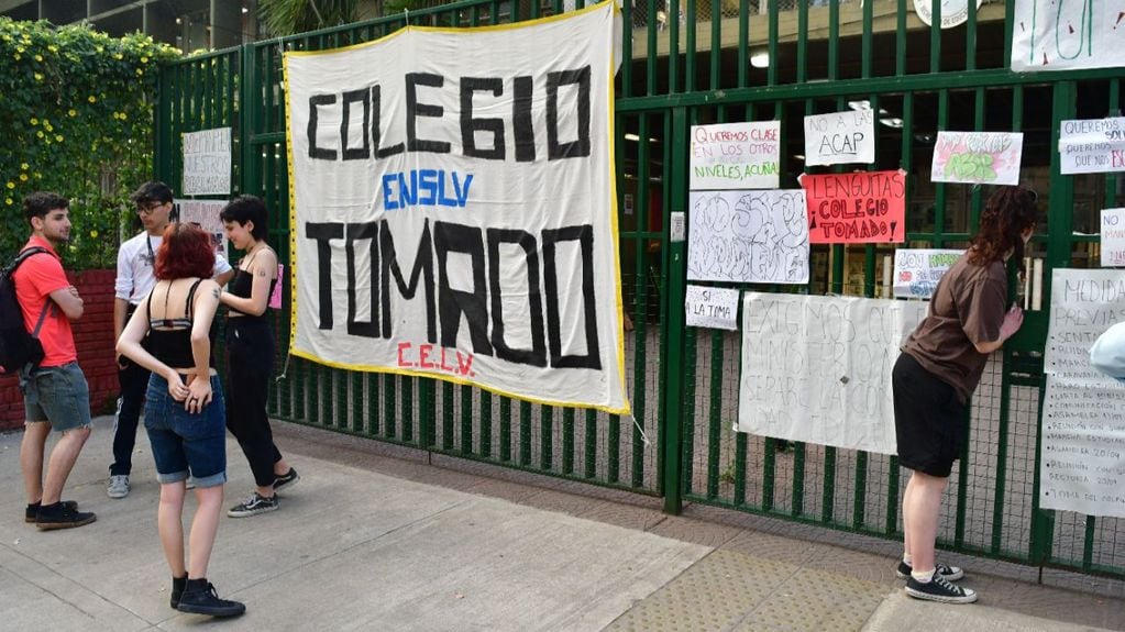 Toma de colegios en Buenos Aires. / Foto: Clarín