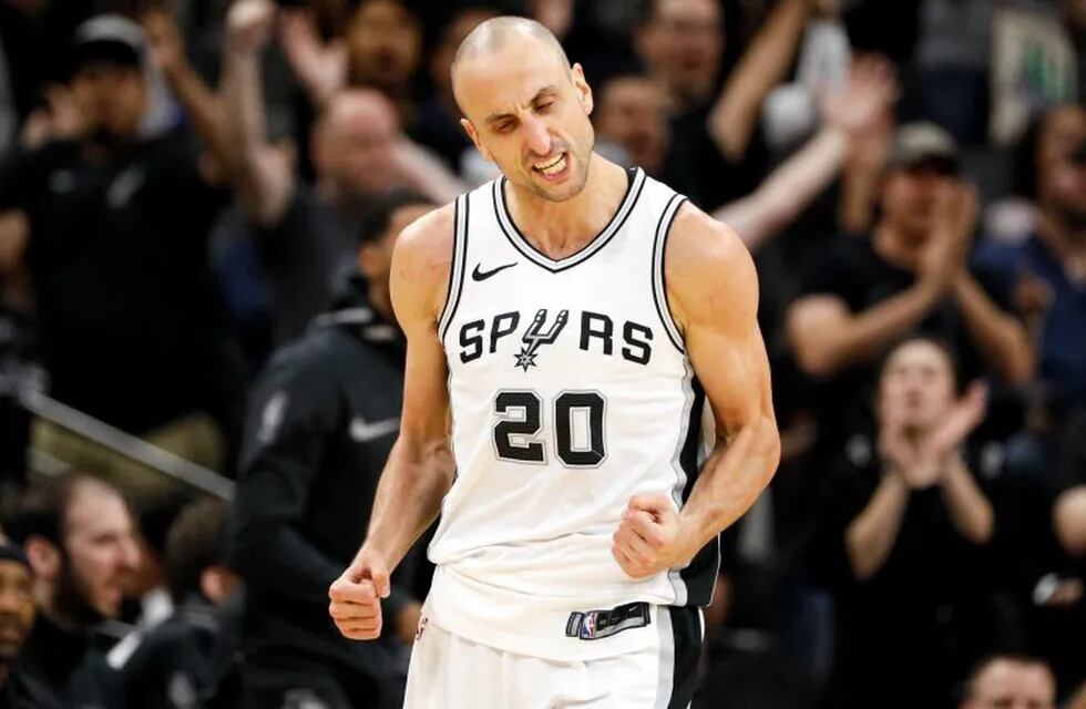 Apr 9, 2018; San Antonio, TX, USA; San Antonio Spurs shooting guard Manu Ginobili (20) reacts after a shot against the Sacramento Kings during the second half at AT&T Center. Mandatory Credit: Soobum Im-USA TODAY Sports eeuu emanuel ginobili campeonato torneo liga nba n.b.a basquet basquetbolistas partido san antonio spurs Sacramento Kings