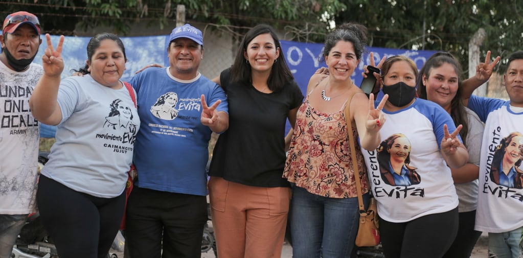 Mujeres y referentes de organizaciones sociales acompañaron el recorrido de Leila Chaher por ciudades y localidades de las Yungas.