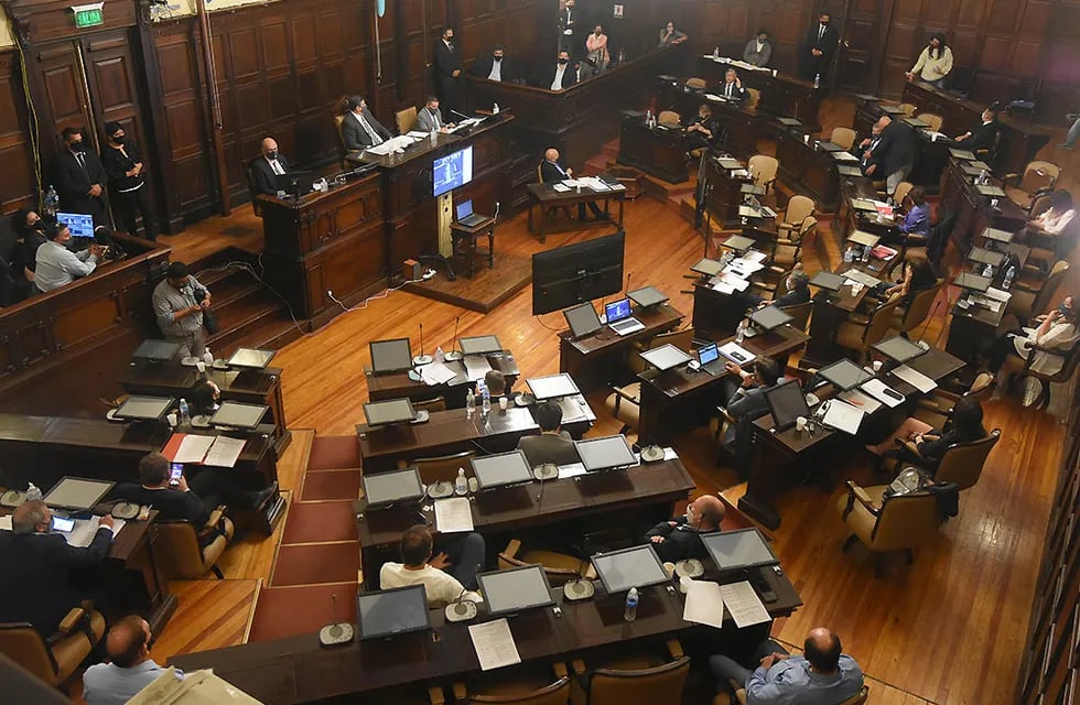 El Senado convocó para el jueves a la comisión Bicameral que tratará el mega DNU de Javier Milei.