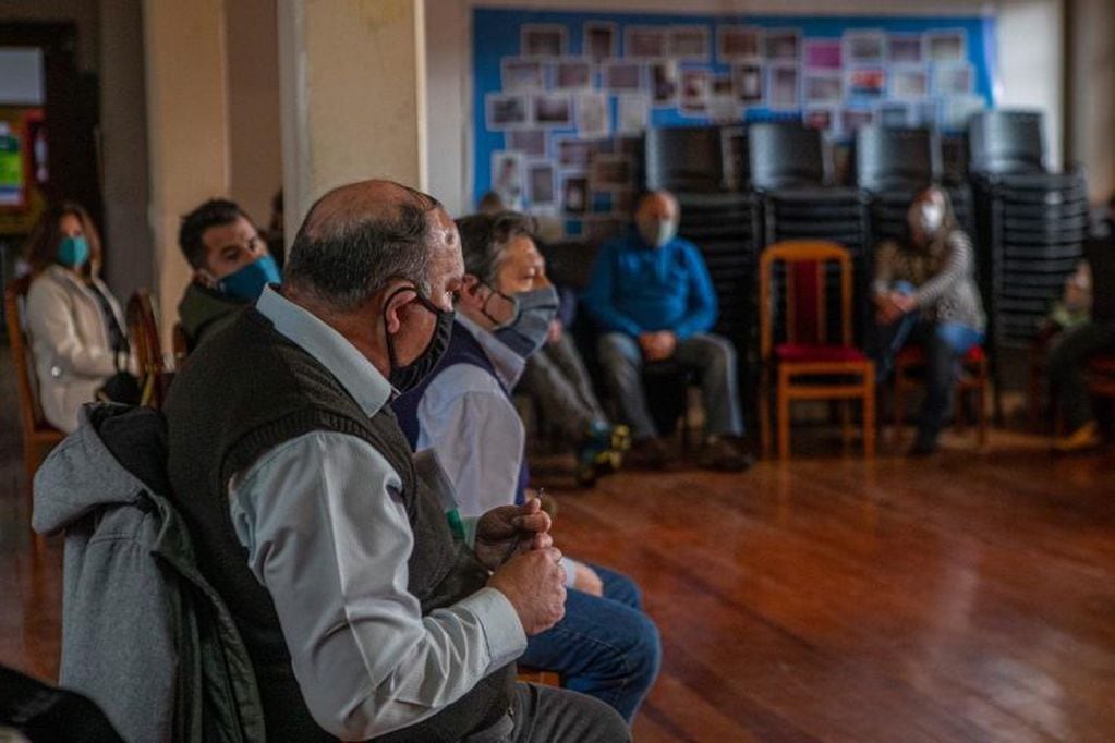 En los últimos días, Gustavo Gennuso se reunió con empresarios y vecinos de Bariloche para analizar medidas de cara al futuro (Twitter).