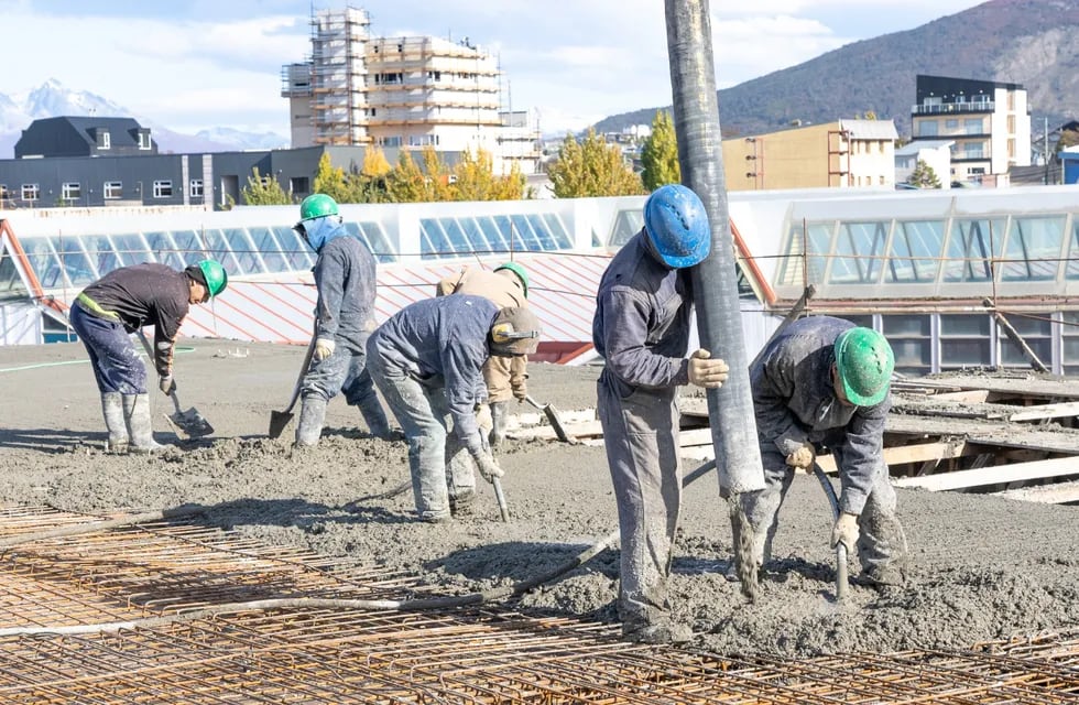 Finalizaron el hormigonado en la obra de ampliación del Hospital Regional Ushuaia