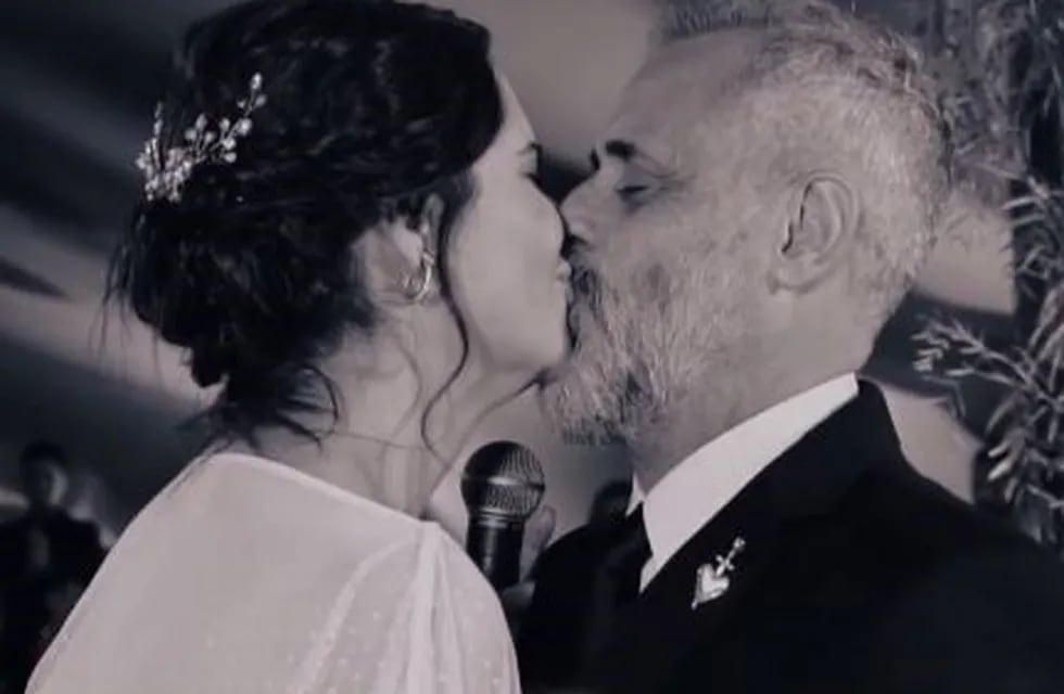 El video íntimo del casamiento de Jorge Rial y Romina Pereiro. (Captura)