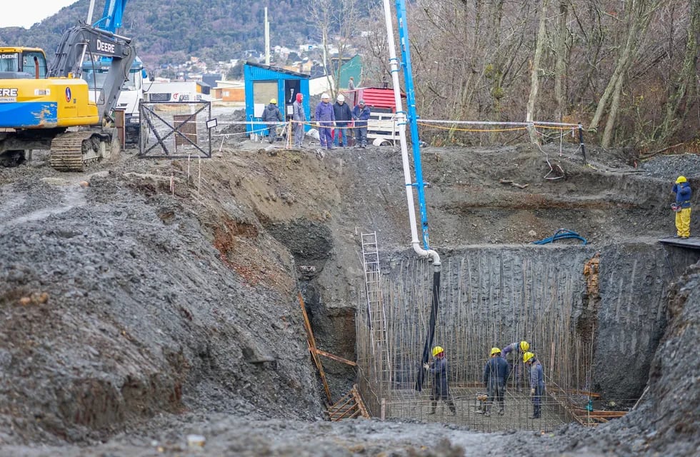 Construyen la estación cloacal auxiliar para el nuevo colector de Ushuaia