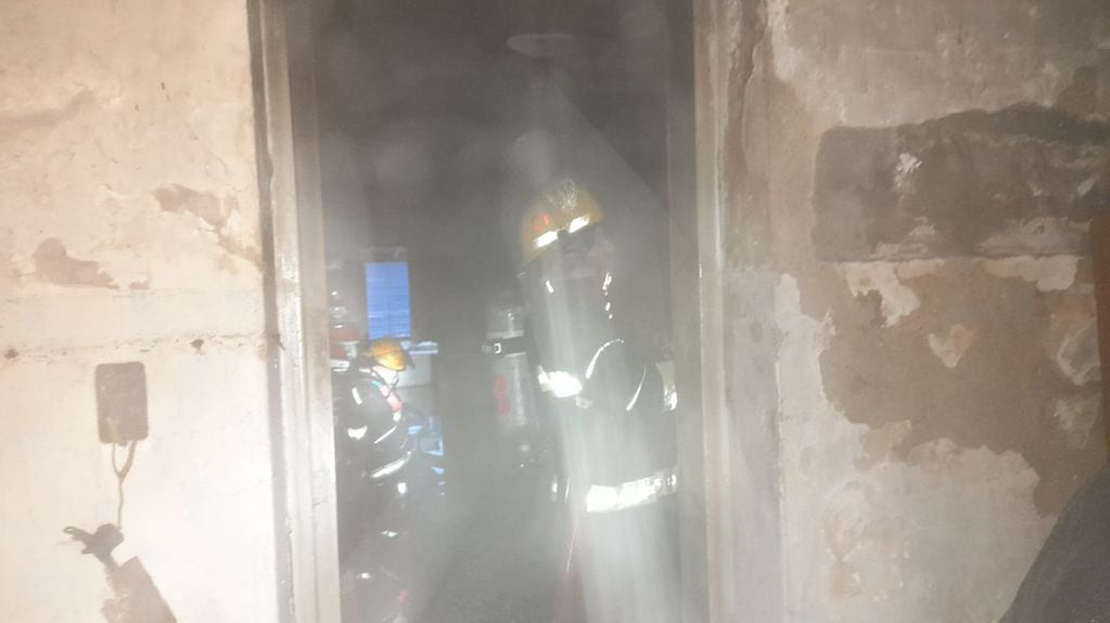 Incendio el local comercial Arroyito