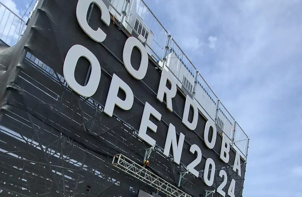 Córdoba Open 2024 y sus instalaciones para el público. Filtraron imágenes porno en una de las pantallas (La Voz).