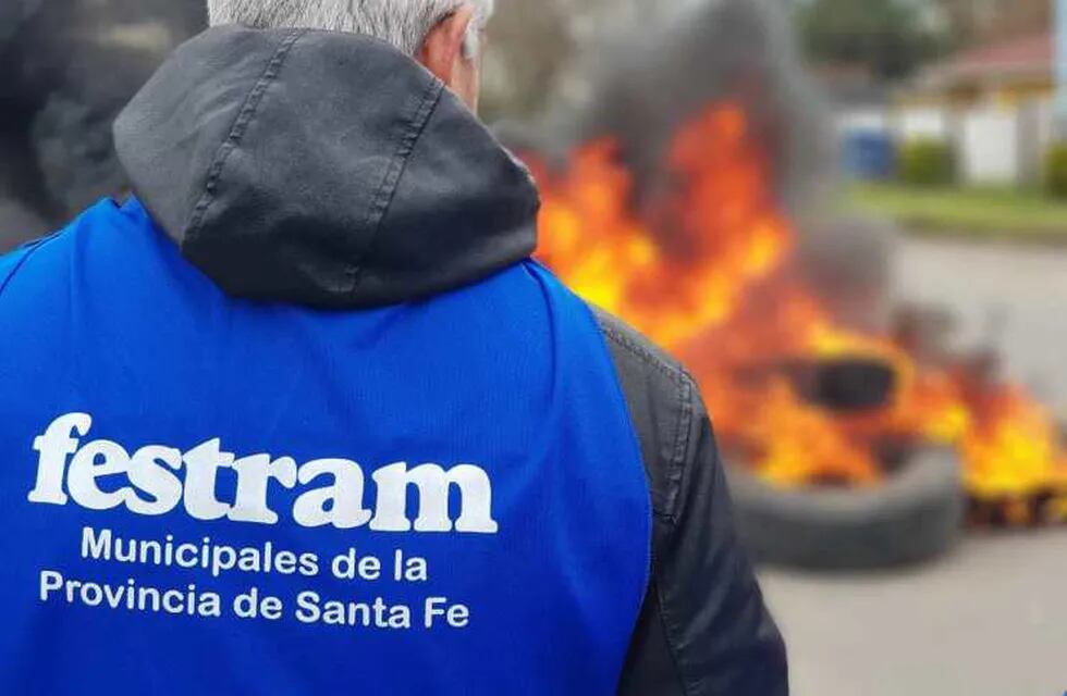 Los trabajadores municipales acordaron un aumento salarial del 35%.