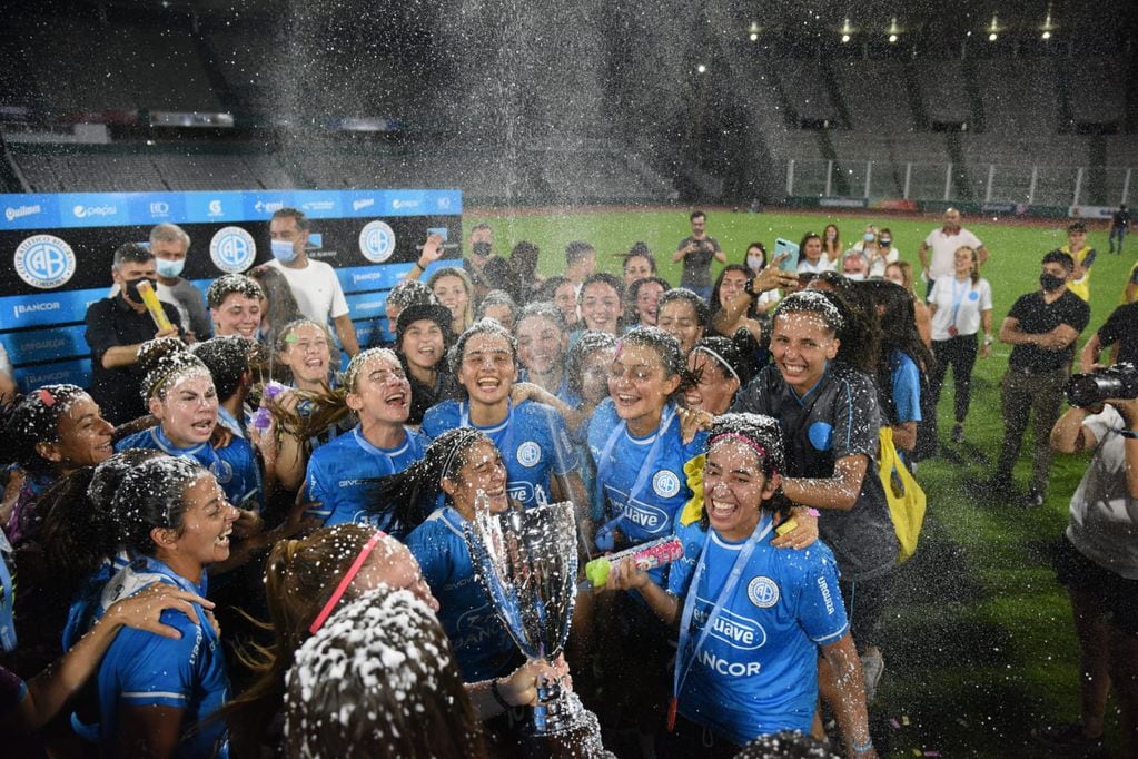 Los festejos de Belgrano, campeón de la Primera C de la AFA. (Fotografías de Facundo Luque)
