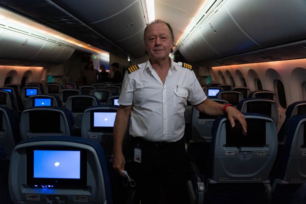 Enrique Piñeyro en su avión