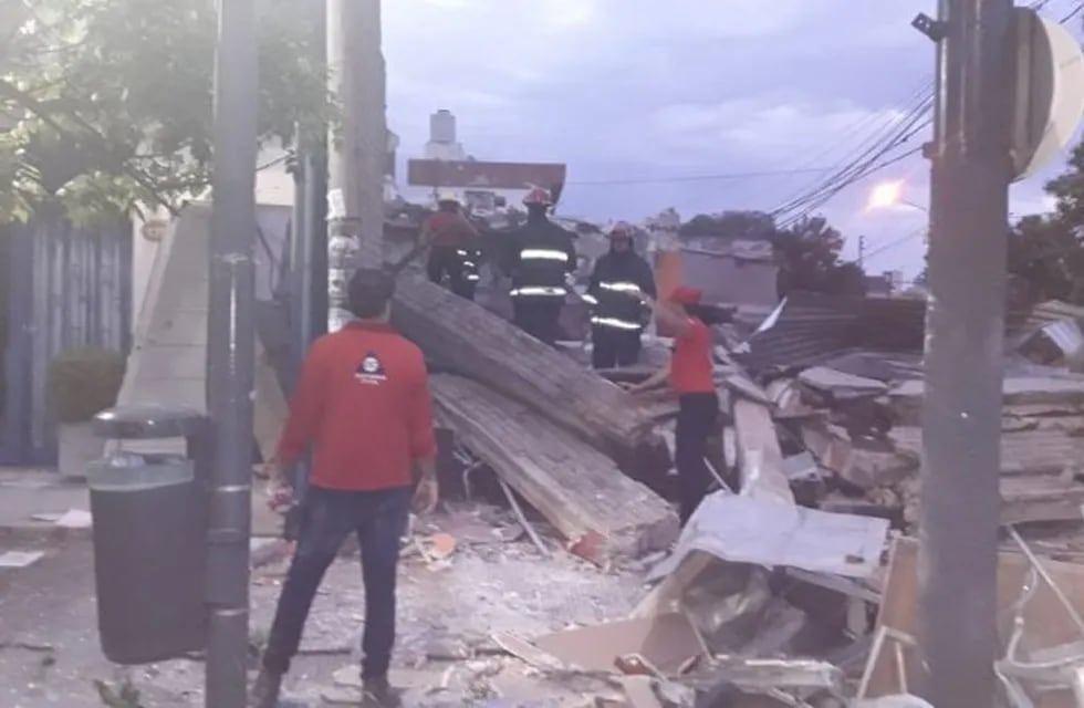 Galería de fotos explosión de una pizzería en avenida Fuerza Aérea al 1.800.