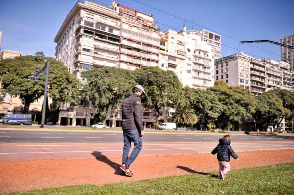 Los chicos salieron a las calles de Buenos Aires en el primer día de permisos (Fotos: Clarín)