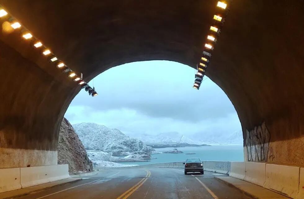 Túnel de Cacheuta a Potrerillos. Posibilidad de nieve en Alta montaña: recomendaciones para viajar en la ruta.