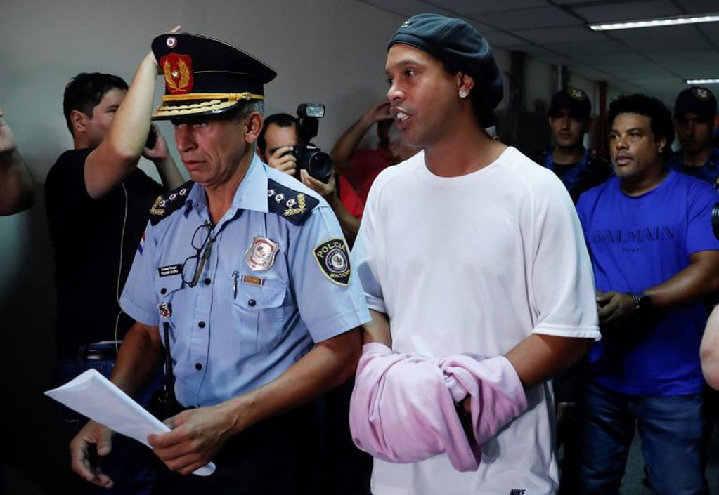 Rondlinho ingresando a la cárcel de Paraguay (Foto: AP Photo/Jorge Saenz)