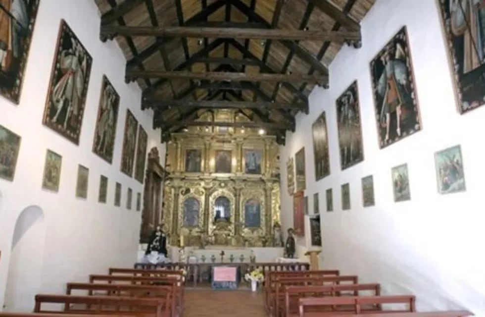 La iglesia de Uquía, un joya de la Quebrada de Humahuaca. En sus muros se aprecia las pinturas de los Ángeles Arcabuceros.