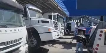 Los camiones incautados. (Policía)