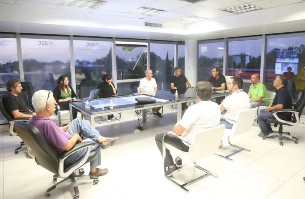 El intendente Julio Garro se reunió con su gabinete para definir las medidas a tomar ante el avance del coronavirus (Municipalidad de La Plata)