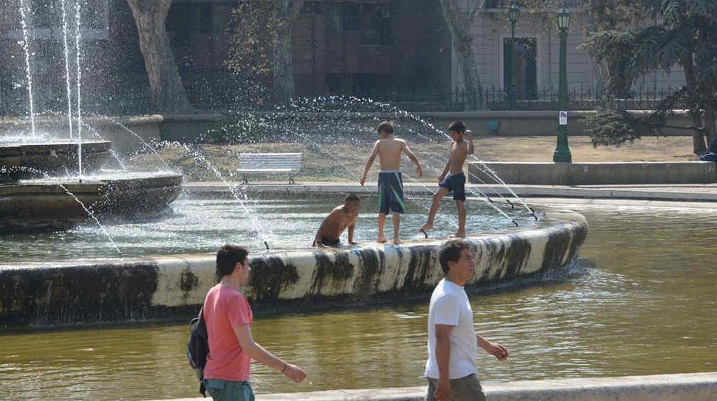 Este lunes la temperatura llegaría a los 40 grados en Córdoba (La Voz).