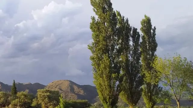 San Luis nublado con tormentas