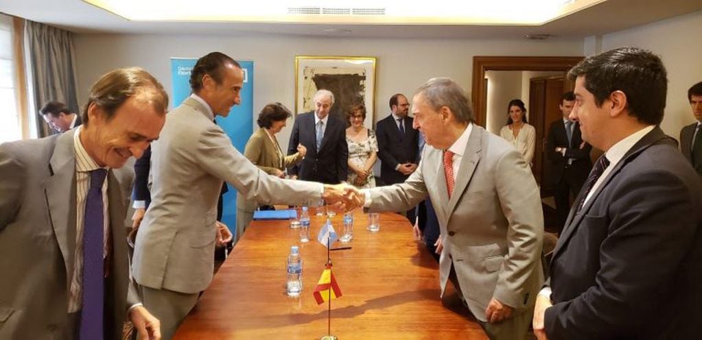 Schiaretti firmó el acuerdo para conseguir los fondos y construir una nueva Maternidad Provincial en el Pablo Pizzurno. (Prensa Gobierno de Córdoba)