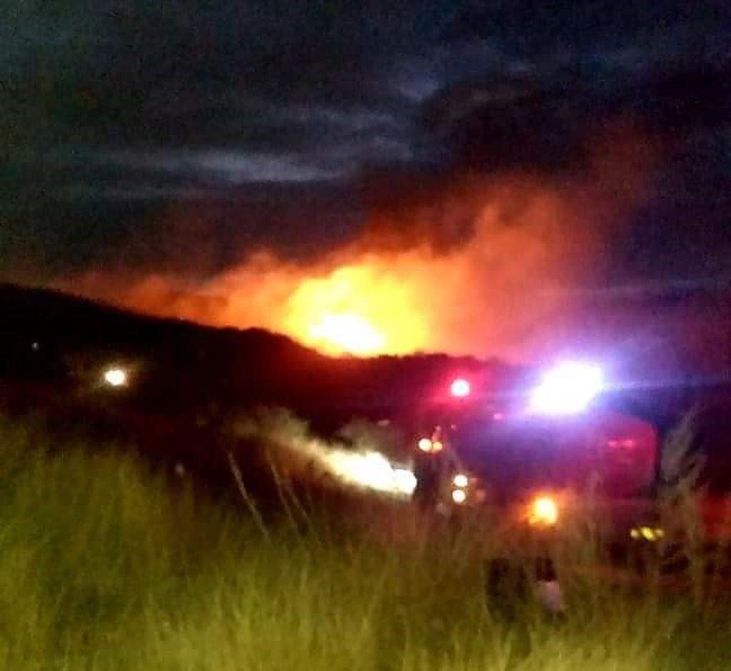Incendio entre barrio Colinas y Altos del Valle de Villa Carlos Paz.