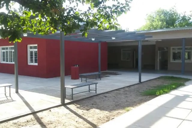 Escuela Guillén en Real del Padre San Rafael