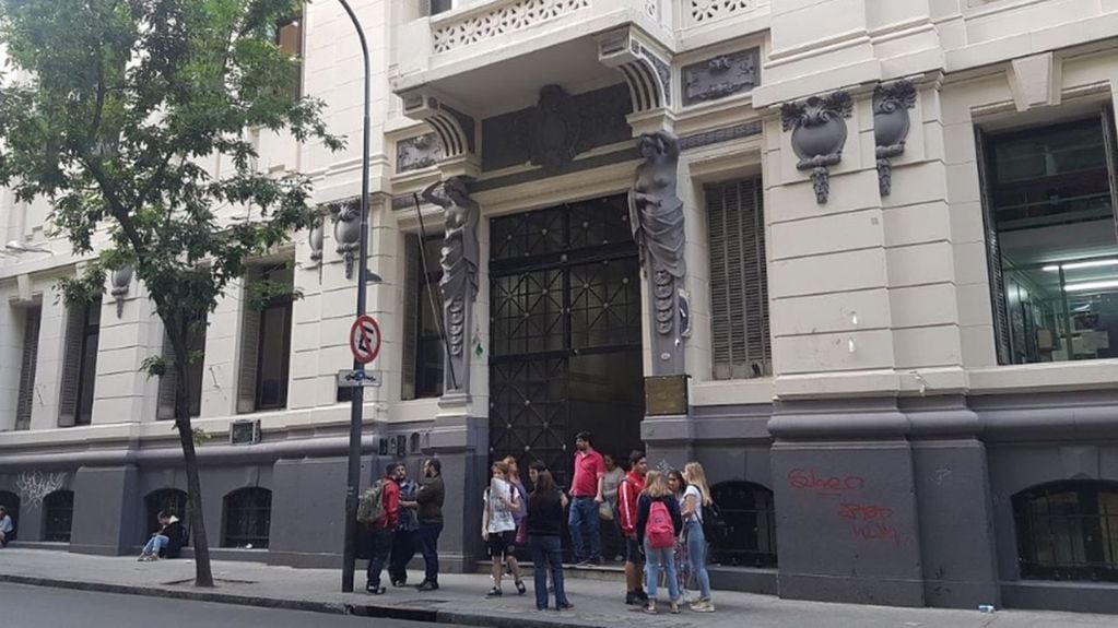 Toma del colegio Carlos Pellegrini en Buenos Aires. / Foto: Gentileza