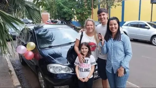 Candelaria: una pareja regaló su auto a una madre para que pueda trasladar a su hija con discapacidad