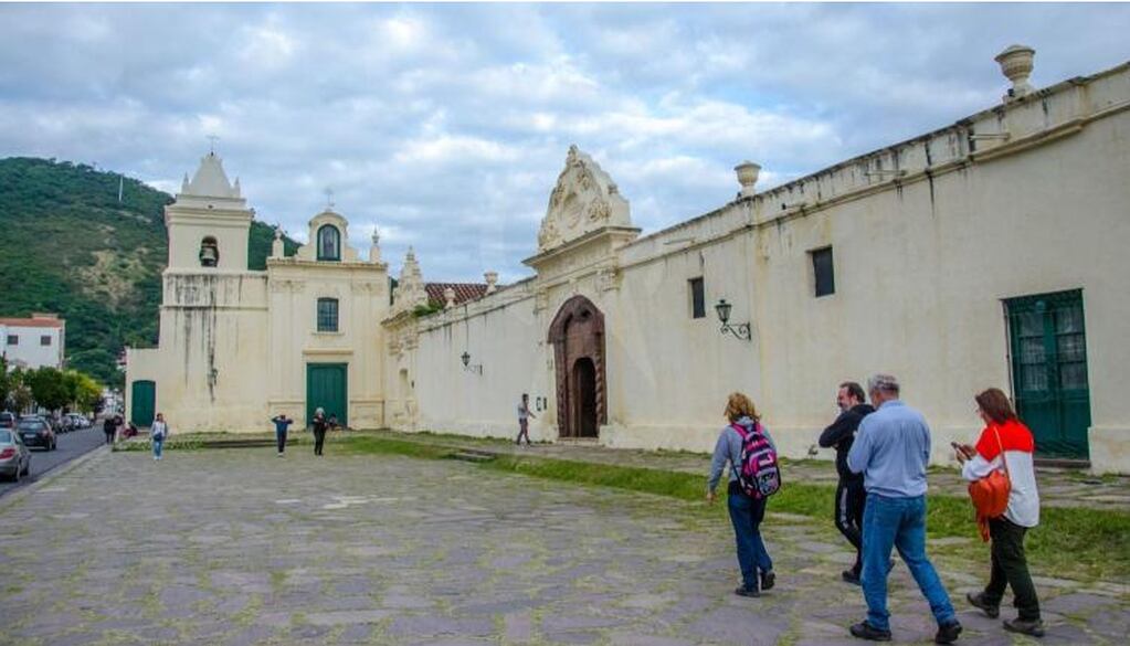 El convento donde funciona la comunidad del monasterio San Bernardo de las Hermanas Carmelitas Descalzas, en la capital salteña.