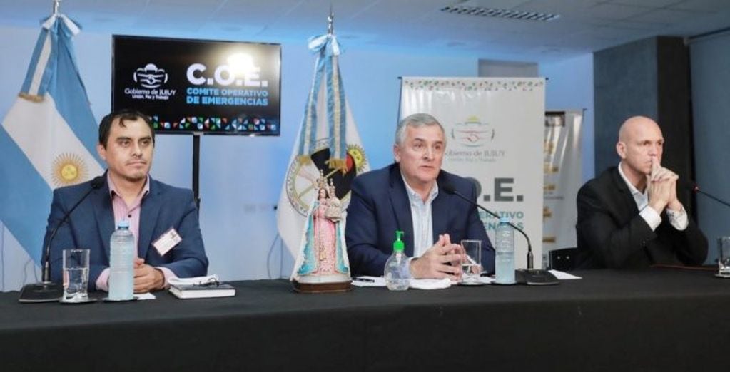 Gutiérrez, Morales y Meyer, en la presentación del informe N° 61 del Comité Operativo de Emergencias, que incluyó los anuncios para gimnasios  y afines.